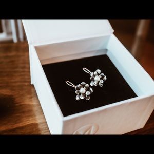 Silpada flower earrings